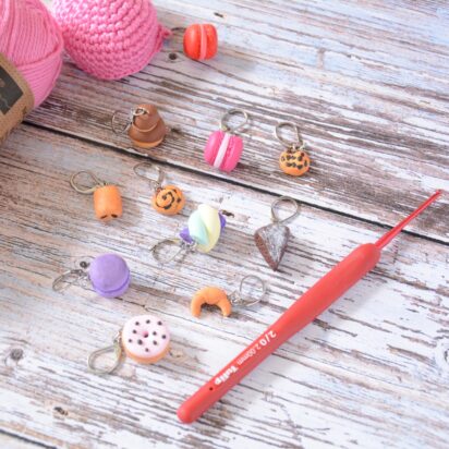 Marqueurs de maille pour crochet ou tricot en pâte polymère : macarons, chocolatine, croissant et autres gourmandises miniatures