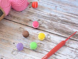 Assortiment de marqueurs de maille en forme de macarons en pâte polymère pour crochet ou tricot